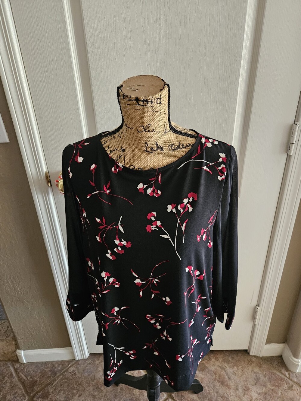 NWT ☆ Kasper Top, Size Large,  Brand NEW!